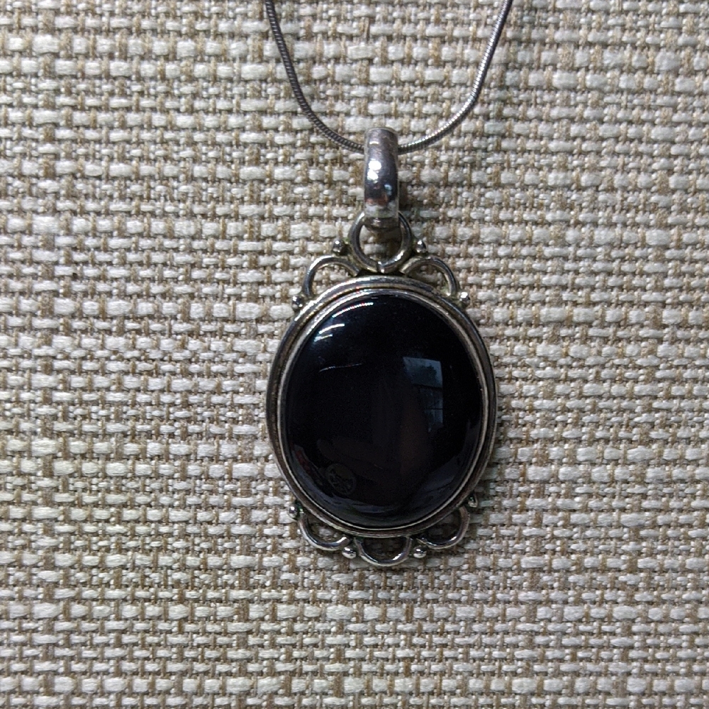 Black Agate & 925 Sterling Silver Pendant, Liquid Sterling Silver Chain Vintage